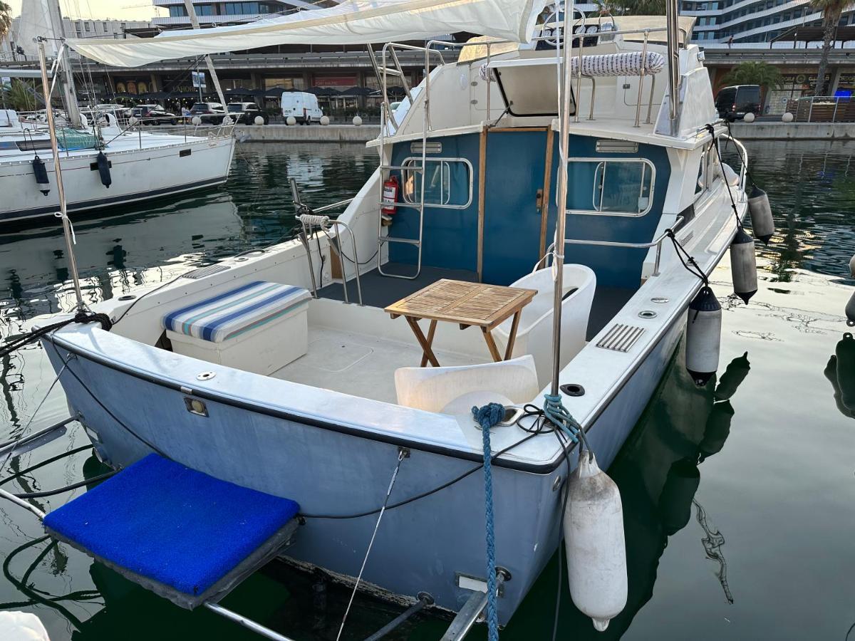 Hotel !!Boat With Ac In Port Forum 2 Bikes Included!! à Sant Adrià de Besòs Extérieur photo